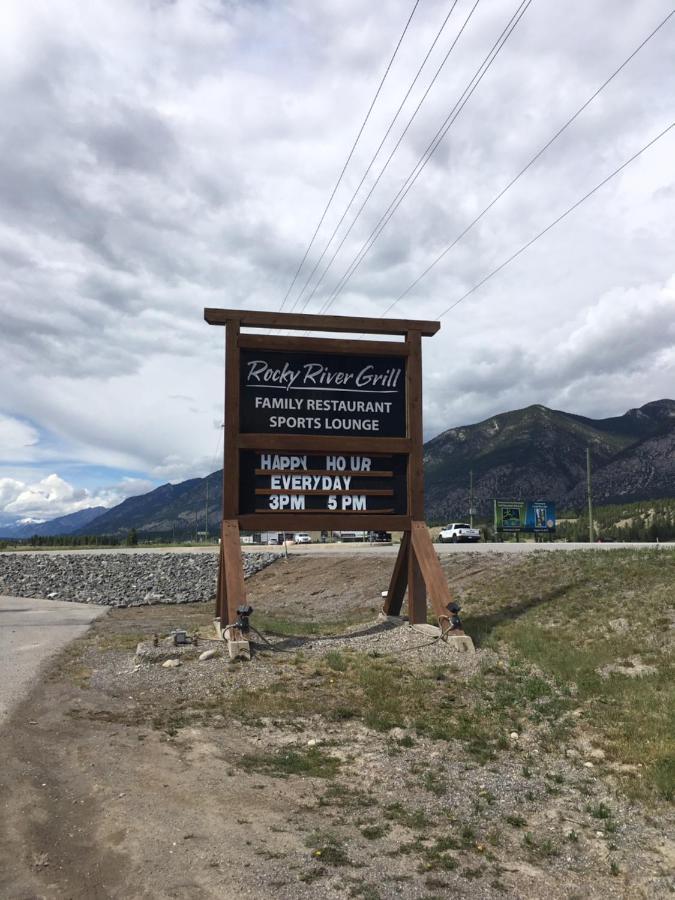 The Kanata Inns Invermere Exterior foto